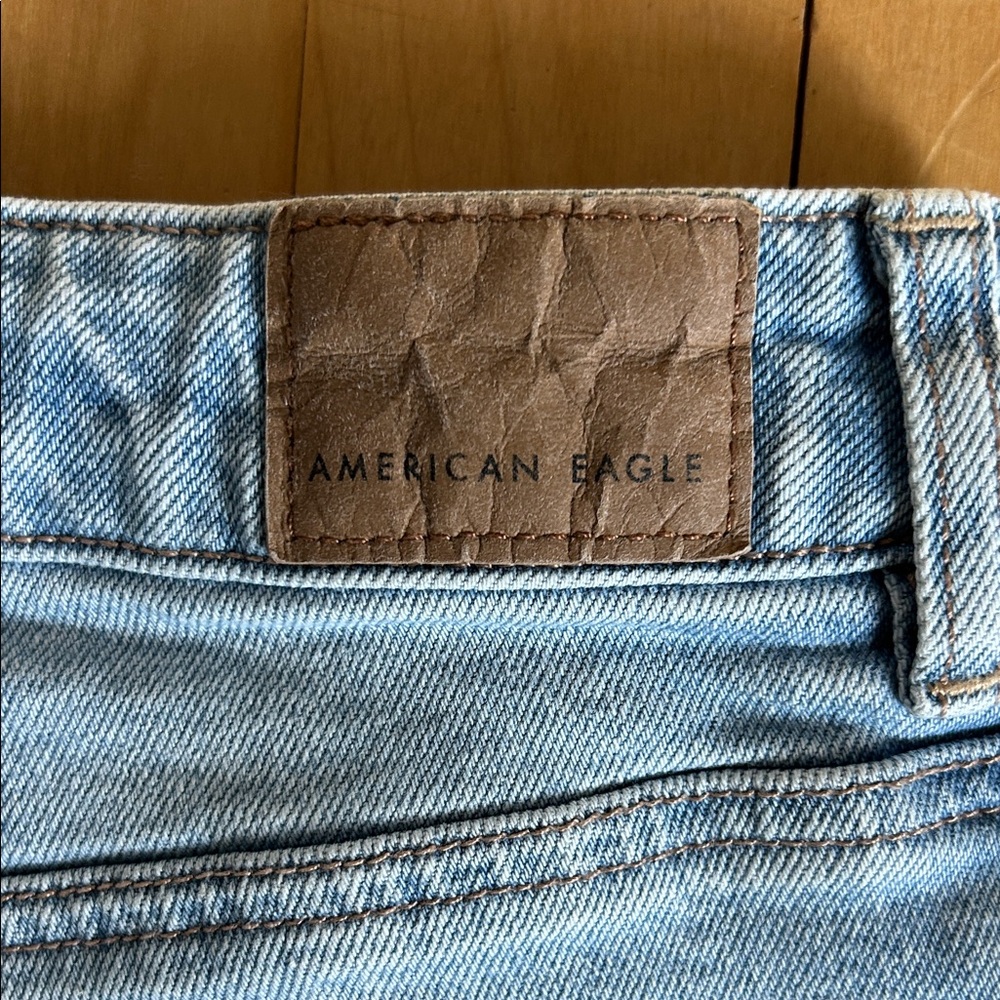 American Eagle Strigid Mom Denim Jeans - Picture 5 of 6